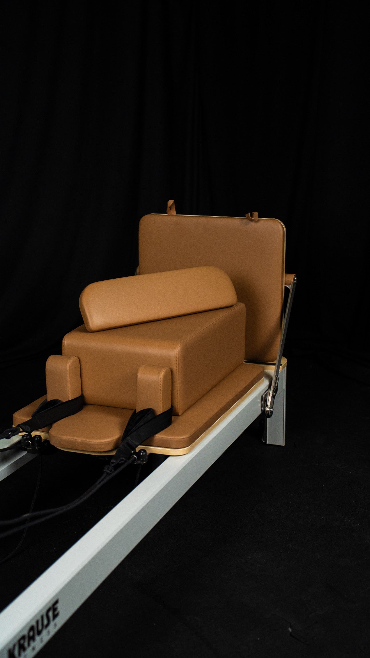 REFORMER METALOWY KRAUSE FITNESS KARMELOWY