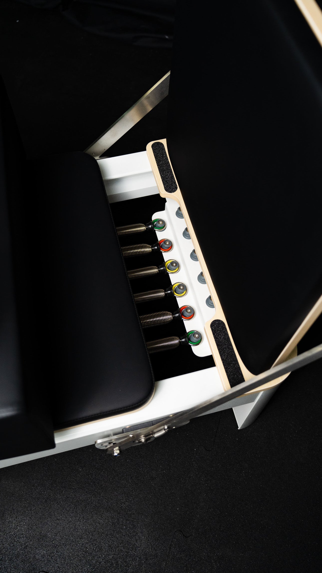 REFORMER METALOWY Z WIEŻĄ KRAUSE FITNESS