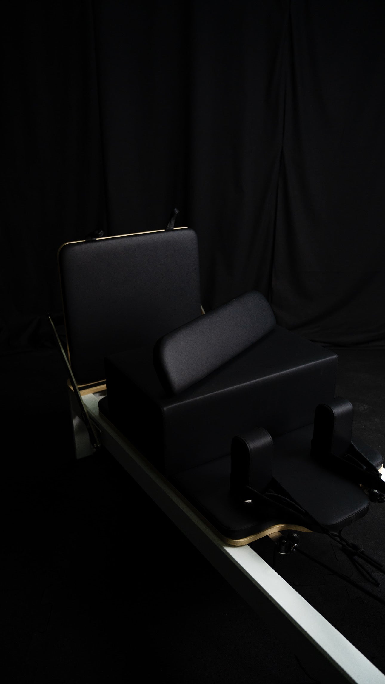 REFORMER METALOWY Z WIEŻĄ KRAUSE FITNESS