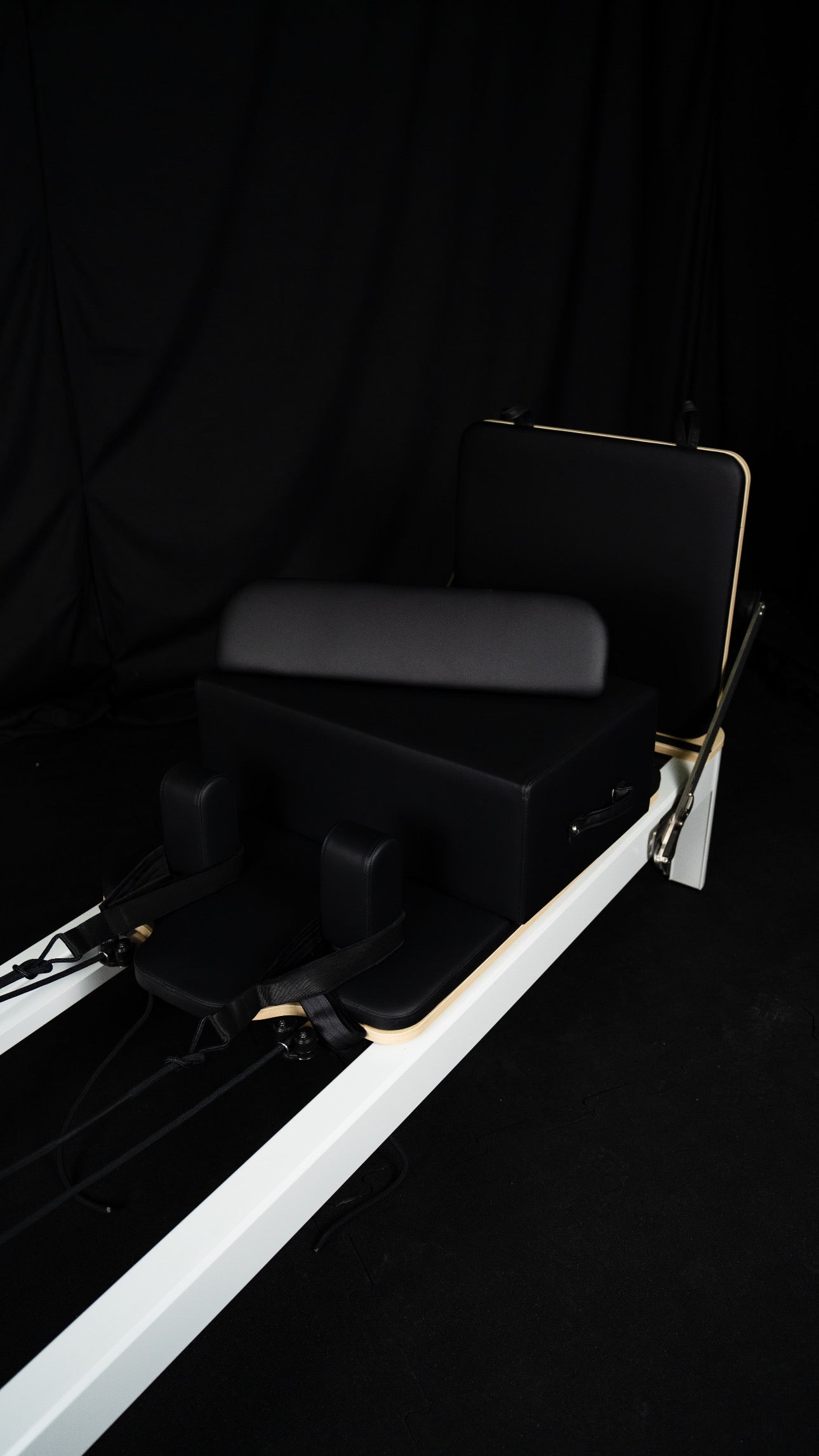 REFORMER METALOWY Z WIEŻĄ KRAUSE FITNESS